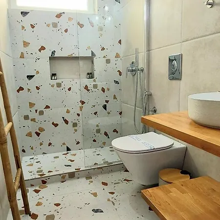 Electra & Pool * Gaios