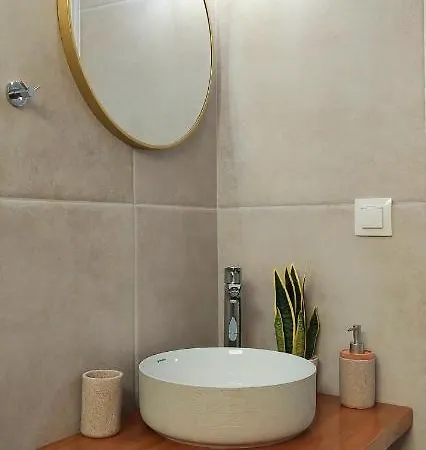 Electra & Pool Lejlighed