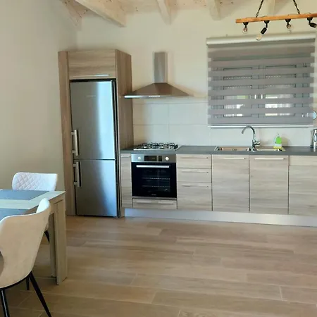 Electra & Pool Gaios