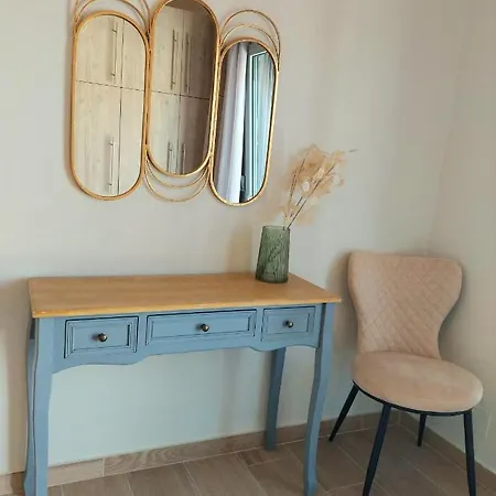 Electra & Pool Lejlighed