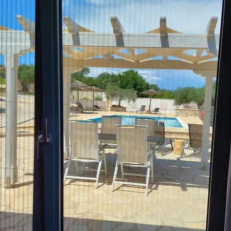 Electra & Pool Lejlighed Gaios