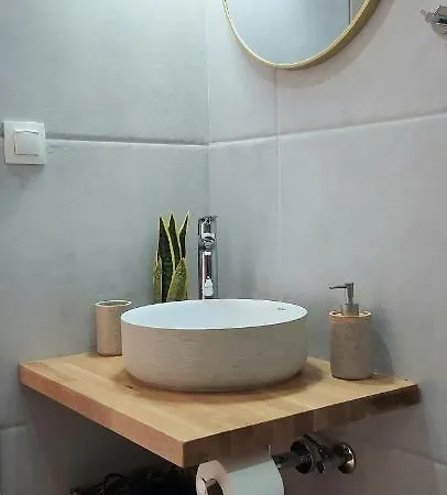 Electra & Pool * Gaios