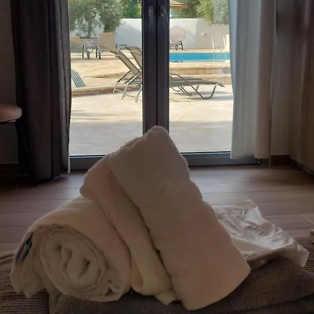 Electra & Pool